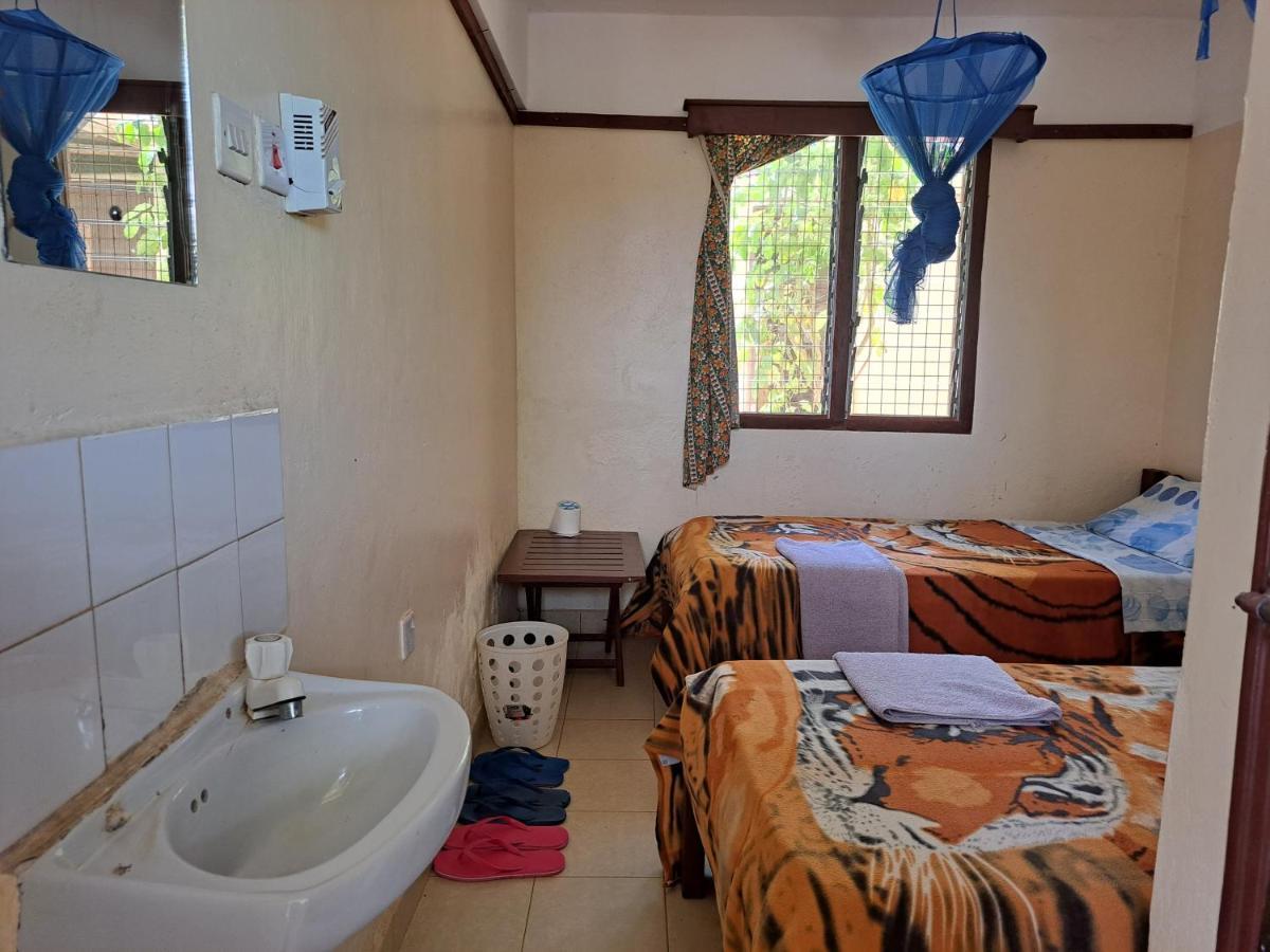 Kwale Golden Guest House Esterno foto